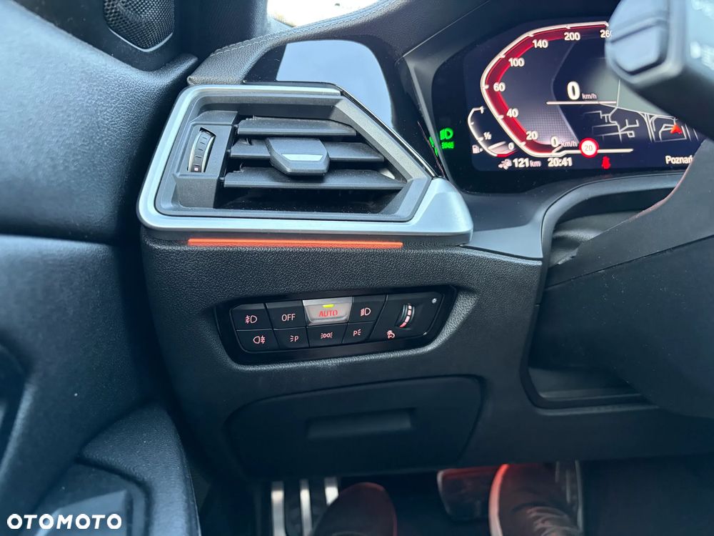 BMW Seria 3 330e M Sport - 23