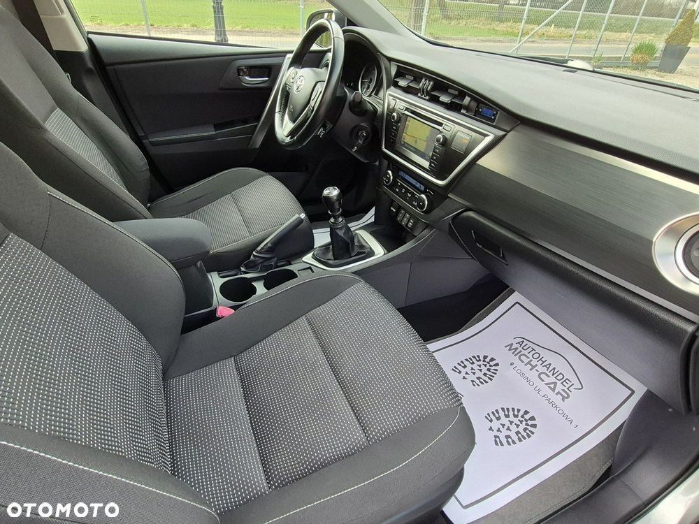 Toyota Auris - 16