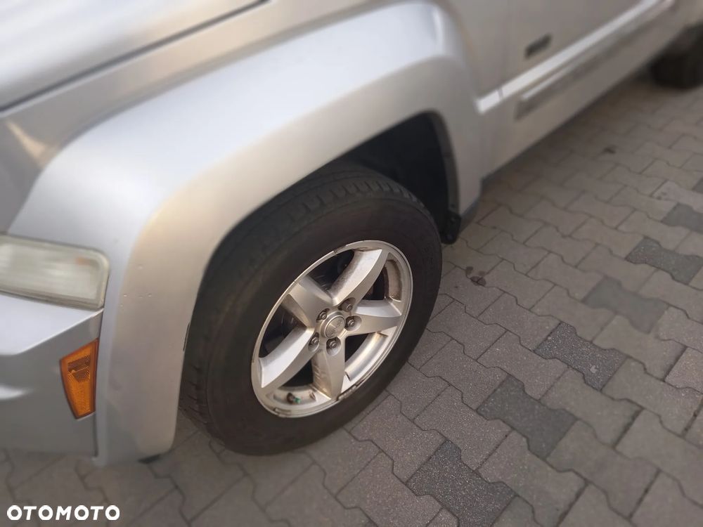 Jeep Liberty - 9