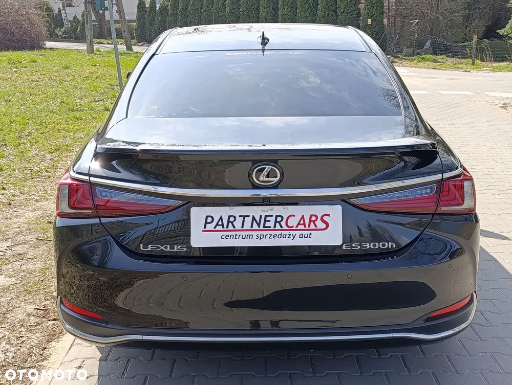 Lexus ES 300h Omotenashi - 9