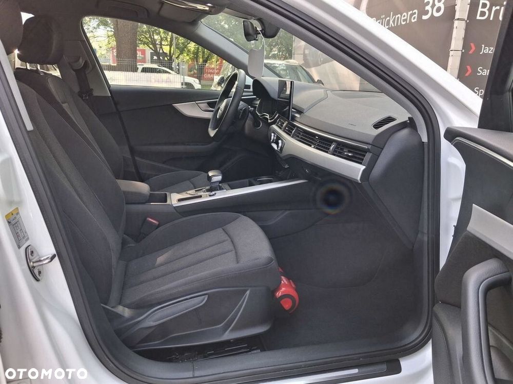 Audi A4 Avant - 16