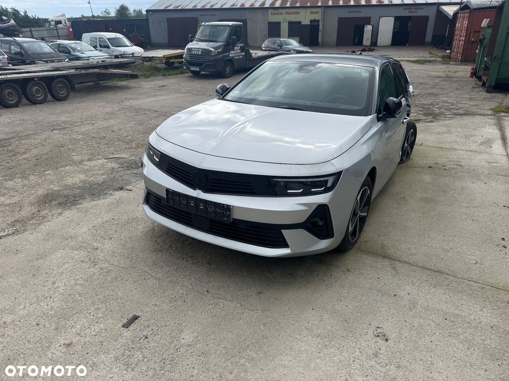 Opel Astra 1.5 D Automatik GS - 2