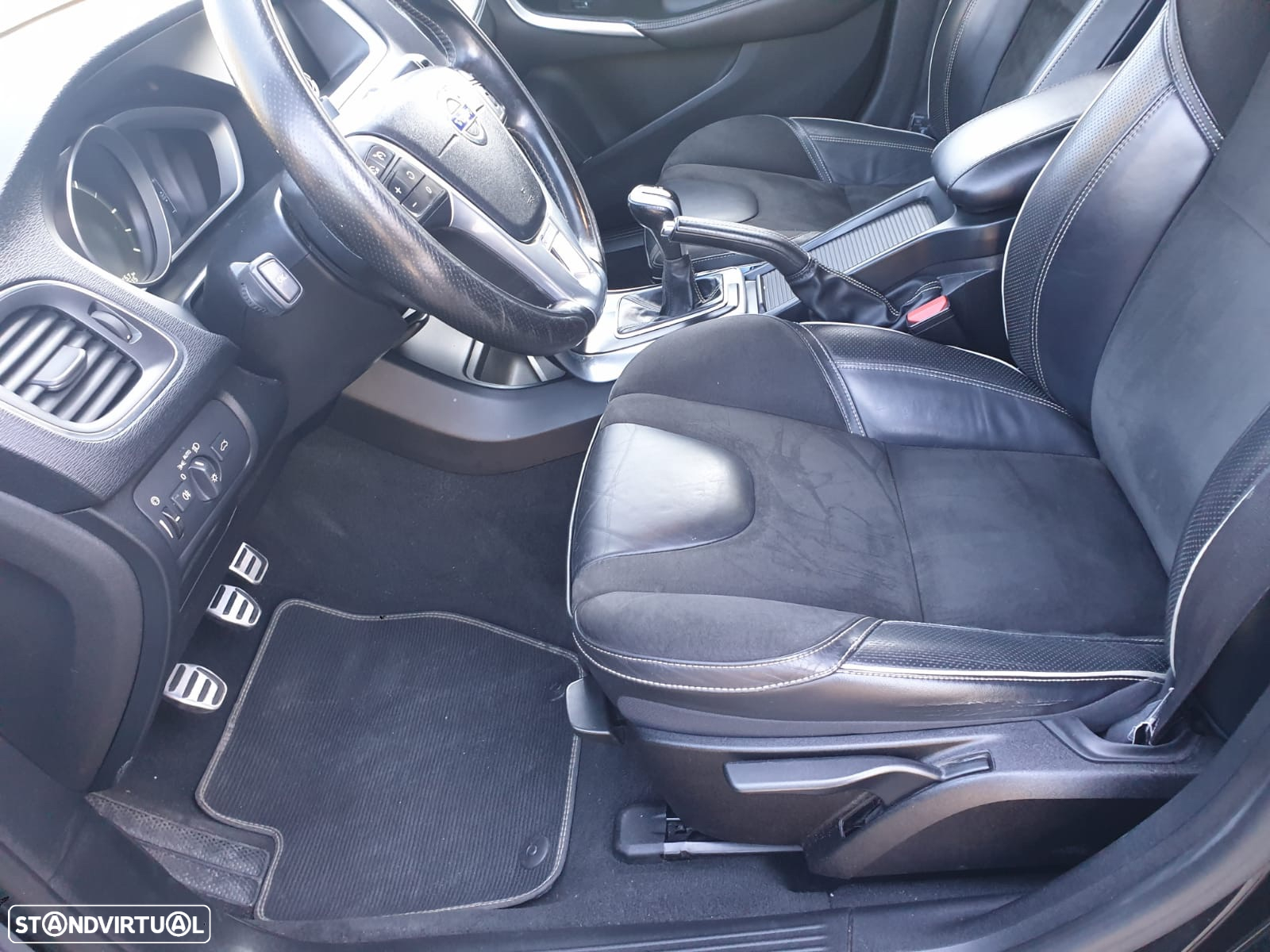 Volvo V40 2.0 D2 R-Design - 14