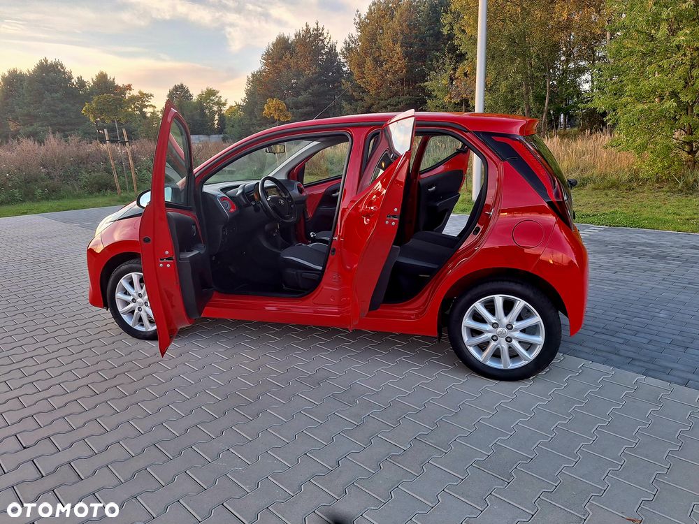 Toyota Aygo x.shift x-play connect - 27