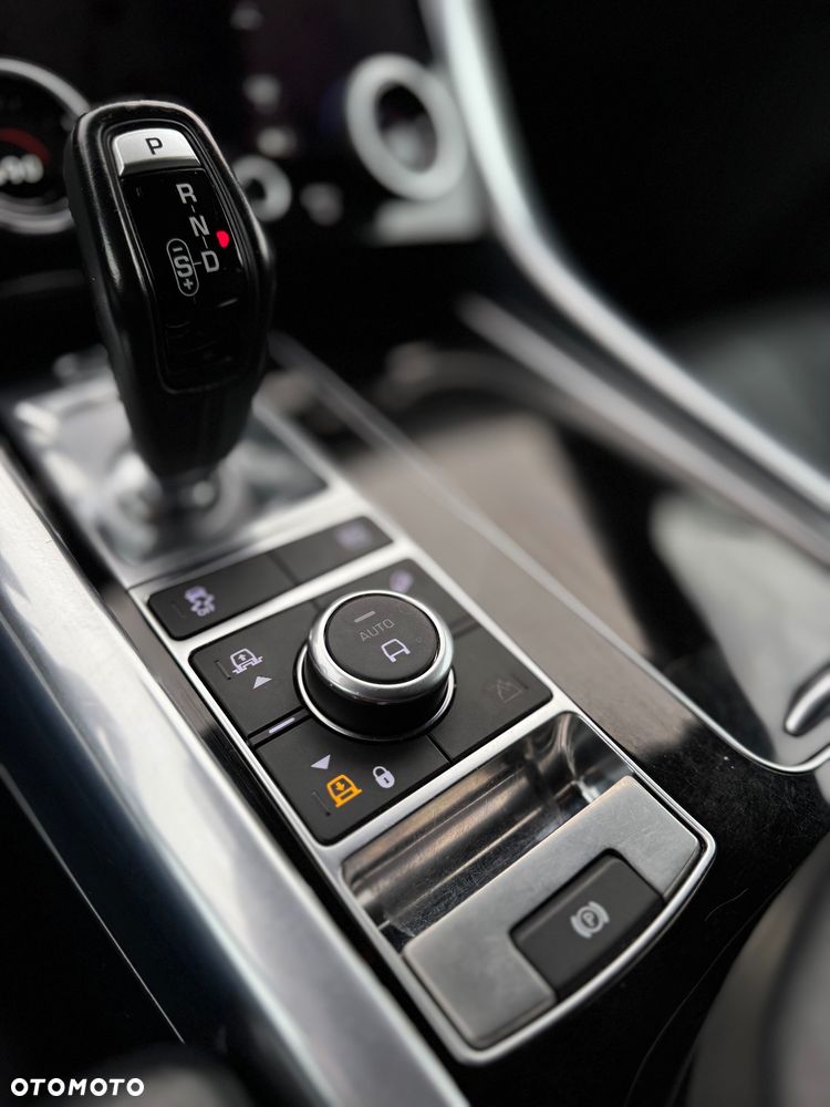 Land Rover Range Rover Sport - 16
