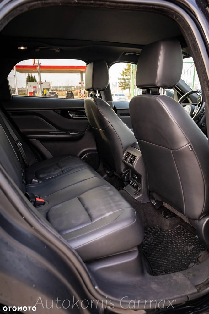 Jaguar F-Pace - 21