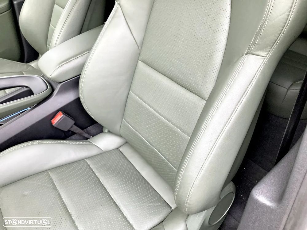 Porsche Macan Electric Turbo - 22