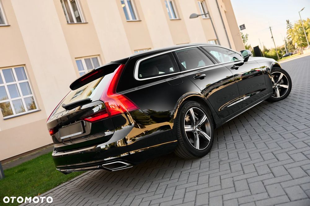 Volvo V90 T4 R-Design - 1