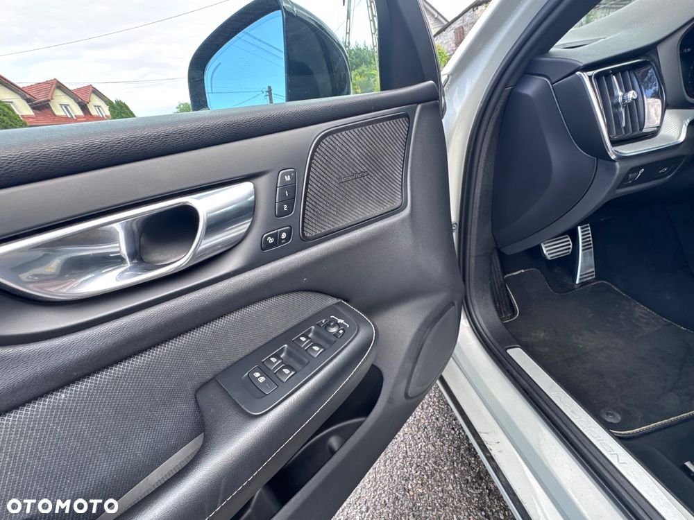 Volvo S60 T6 AWD R-Design - 20