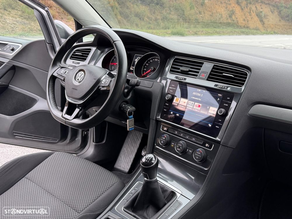 VW Golf 1.0 TSI Confortline - 6