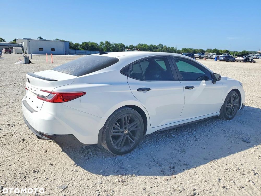 Toyota Camry 2.5 Hybrid Dynamic Force Executive e-CVT - 3