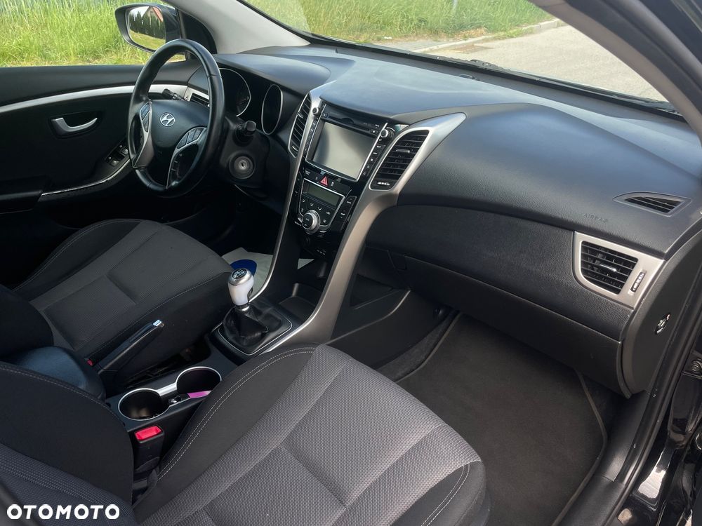 Hyundai i30 blue Kombi 1.6 CRDi Passion - 17