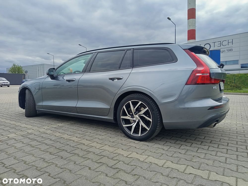 Volvo V60 T6 AWD Twin Engine Geartronic Momentum Pro - 5