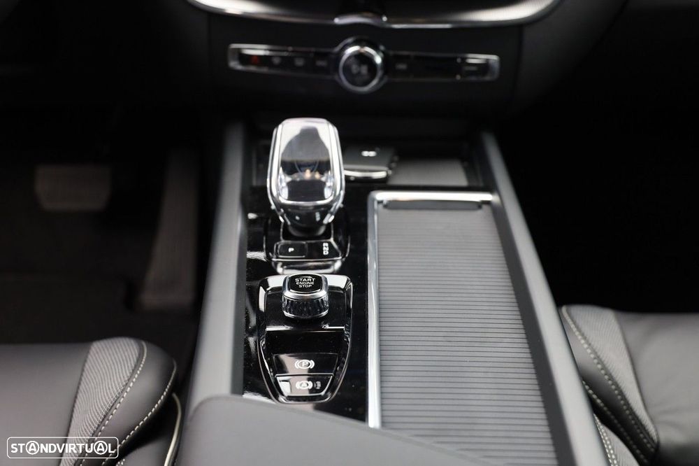 Volvo XC 60 2.0 T6 PHEV Black Edition AWD - 21