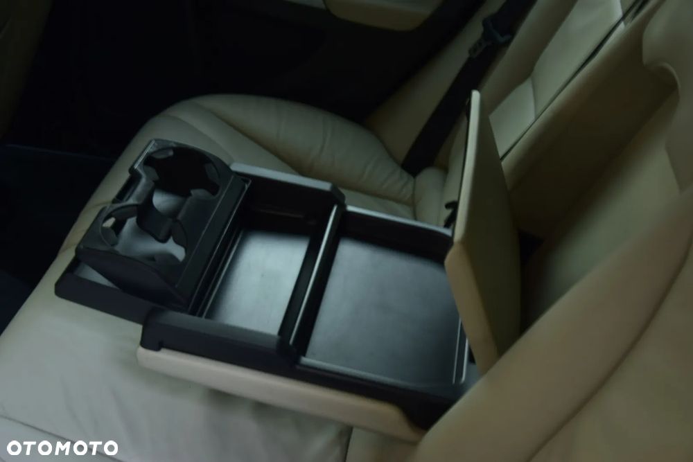 Volvo V60 D2 Summum - 16