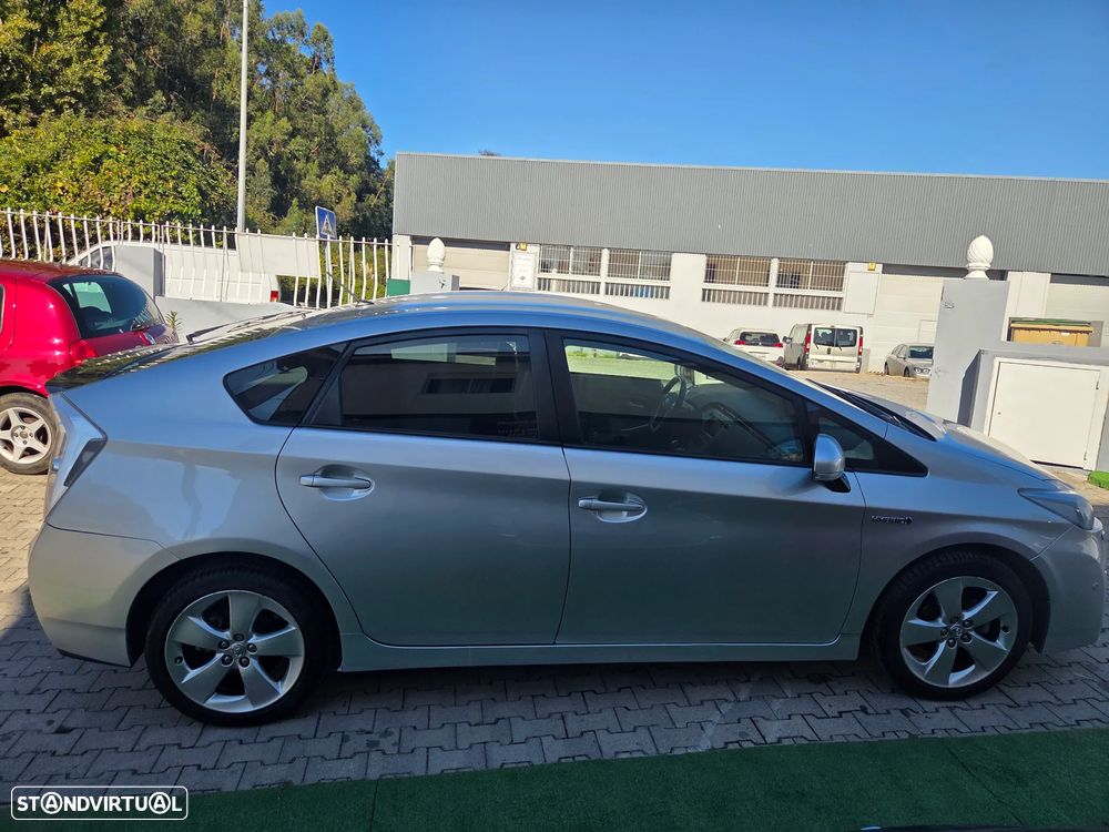 Toyota Prius - 4