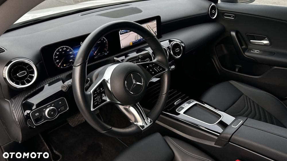 Mercedes-Benz CLA 200 7G-DCT - 11