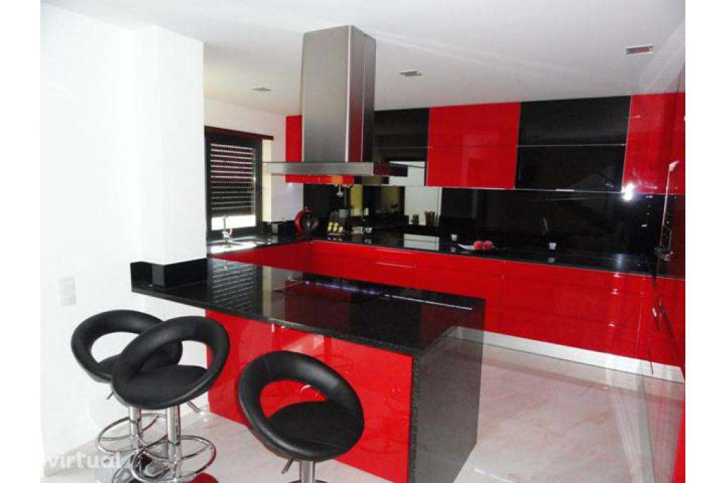 Moradia T4 com Piscina em Vila Nova de Anha - Grande imagem: 2/11