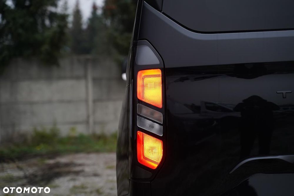 Ford Tourneo Custom 2.0 EcoBlue 320 L2 Titanium - 26