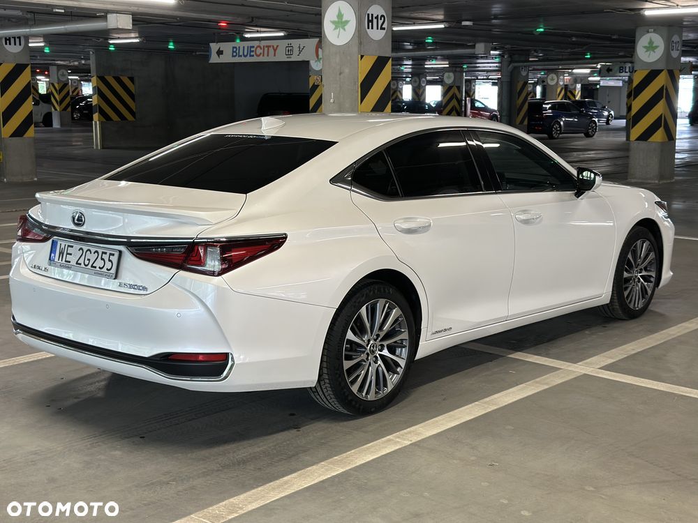 Lexus ES 300h Business Edition + - 4