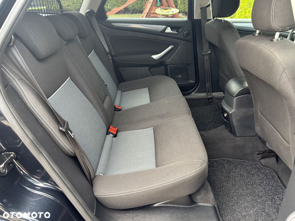 Ford Mondeo - 33