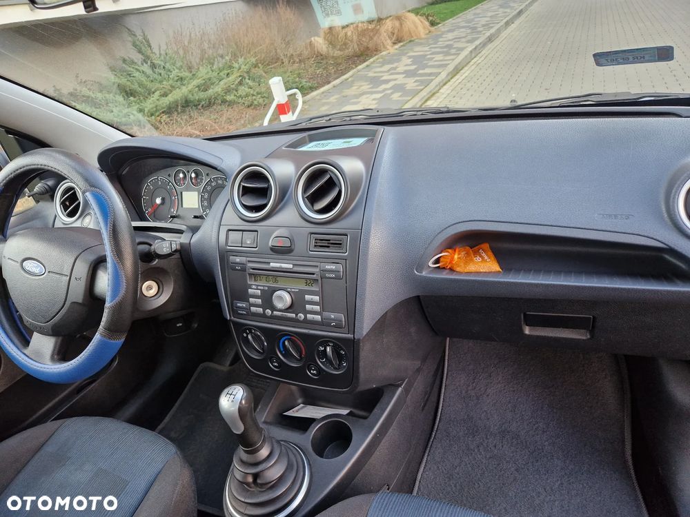 Ford Fiesta 1.4 TDCI - 12