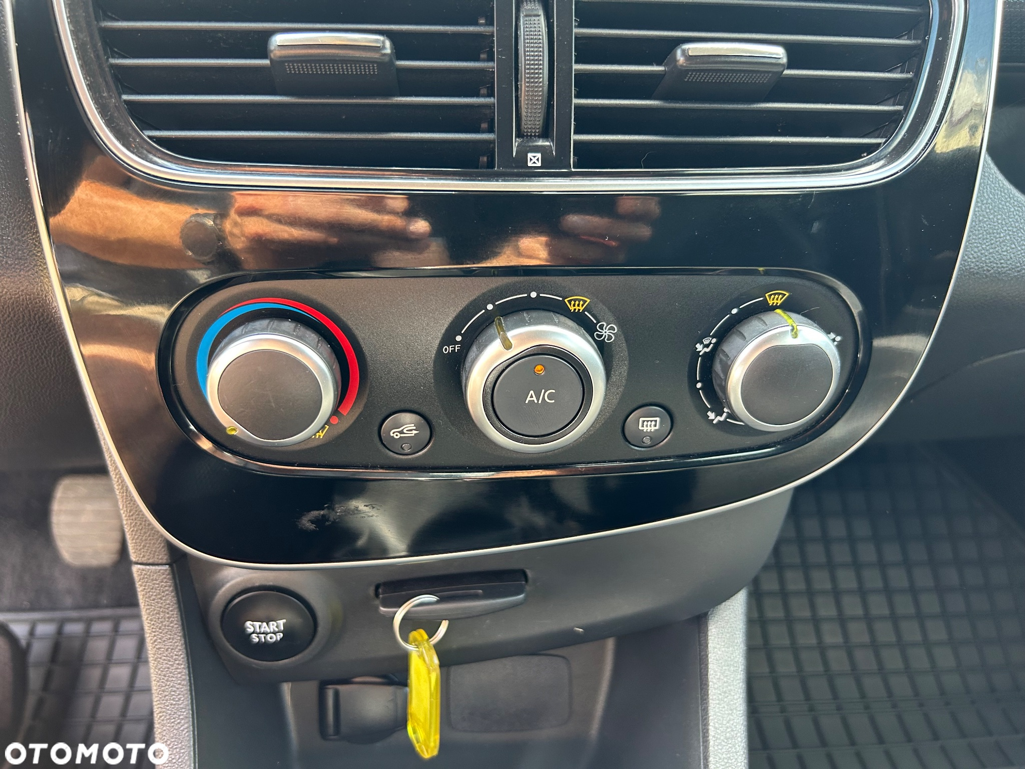 Renault Clio 1.2 16V Alize - 21