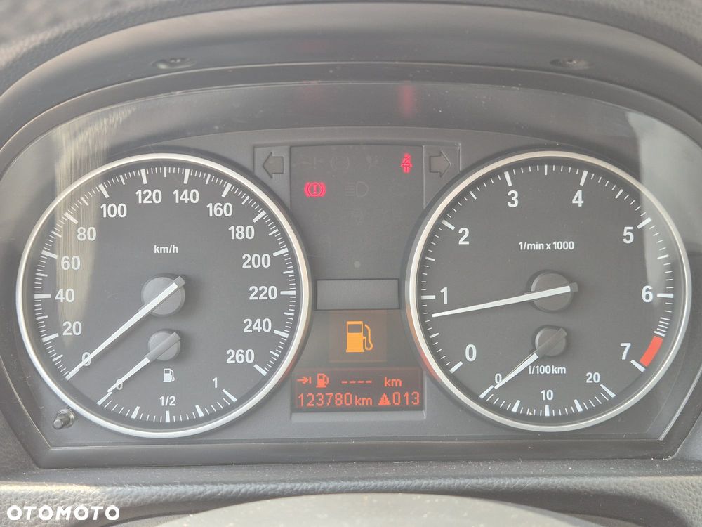 BMW Seria 3 318i Edition Exclusive - 18
