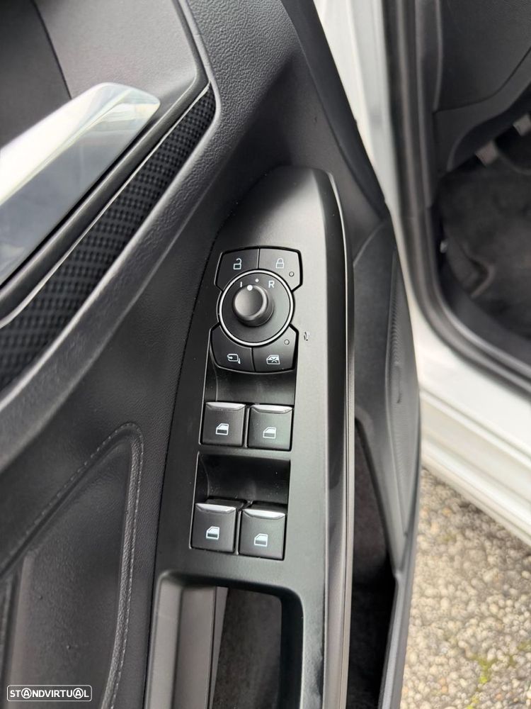 Ford Focus 1.0 EcoBoost MHEV ST-Line - 17