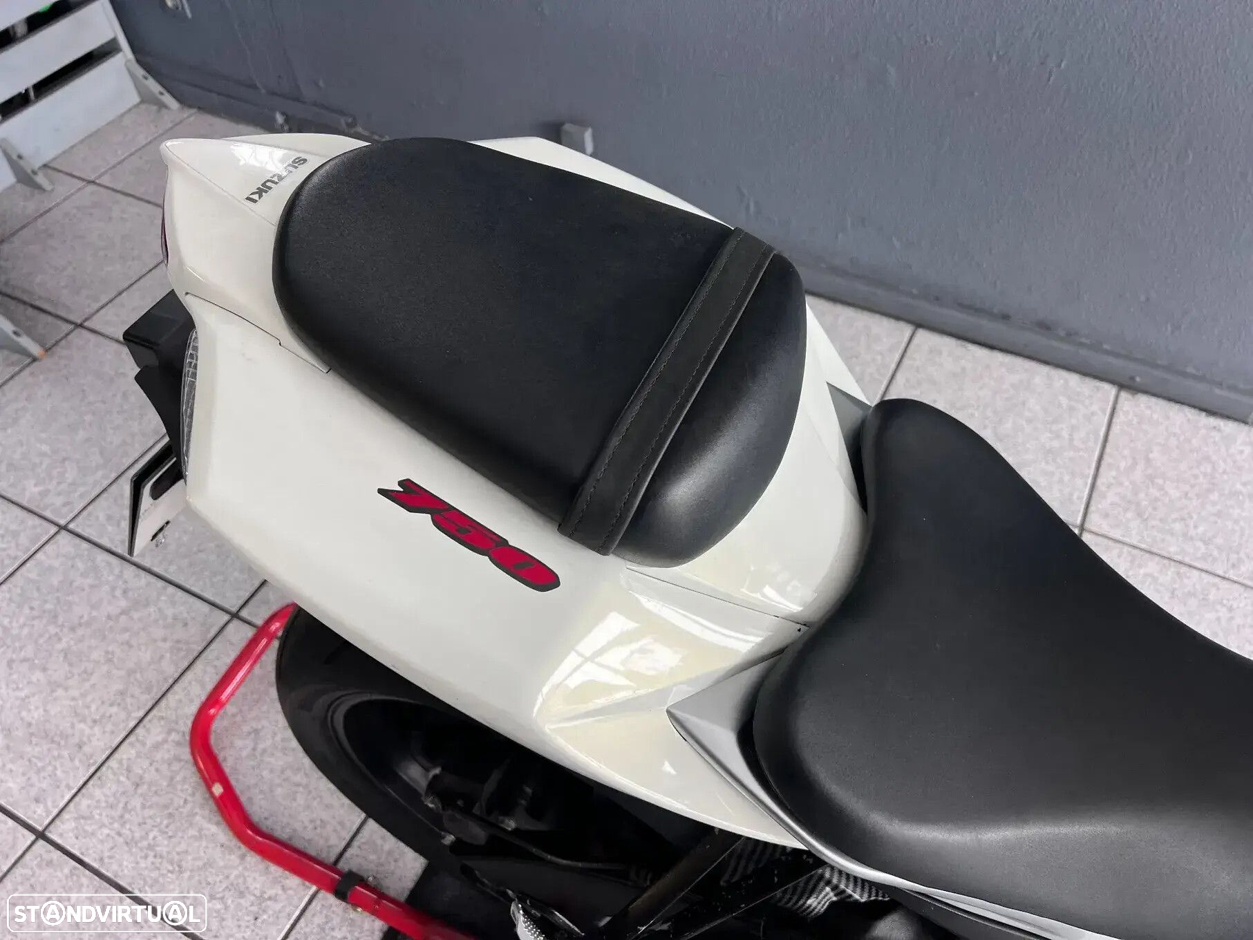 Suzuki GSX-R - 15