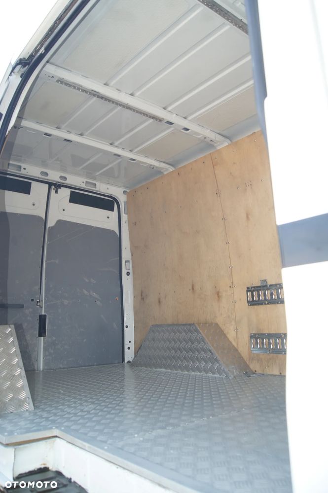 Ford Transit - 12