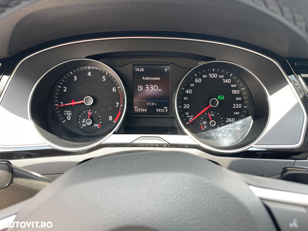 Volkswagen Passat - 39