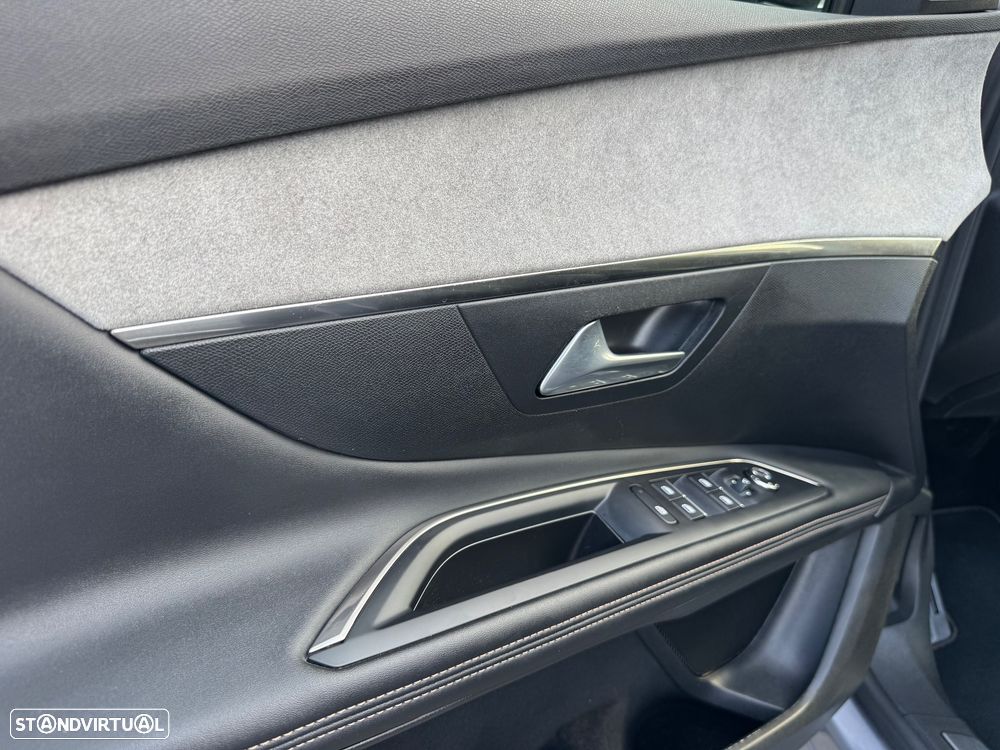 Peugeot 3008 1.2 PureTech GT EAT8 - 19