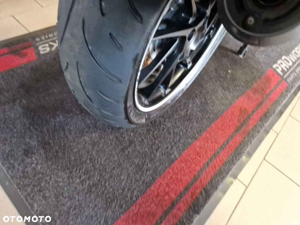 Honda VFR - 10