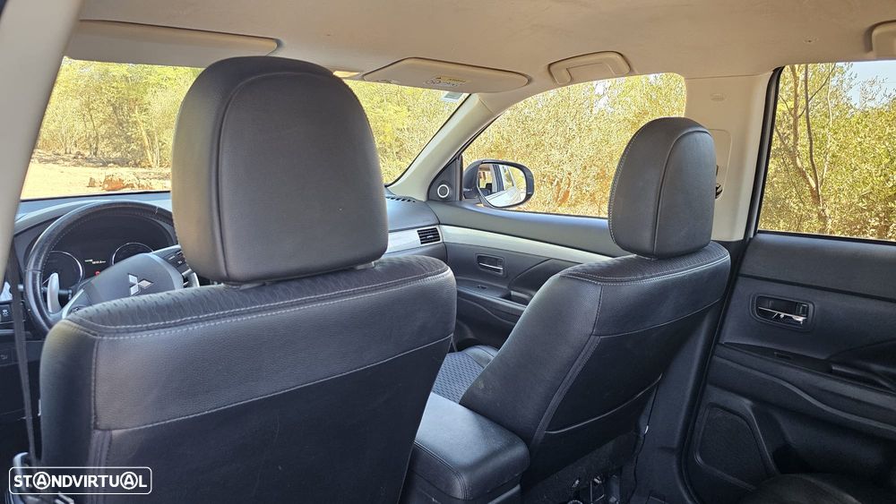 Mitsubishi Outlander - 28