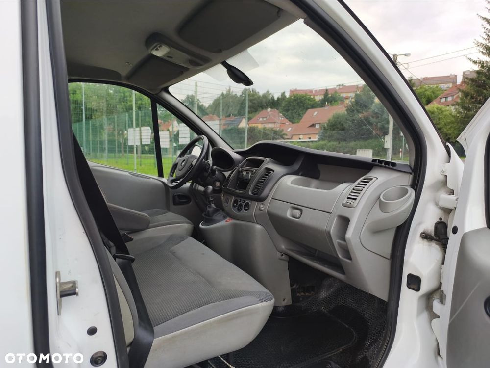 Opel Vivaro - 11