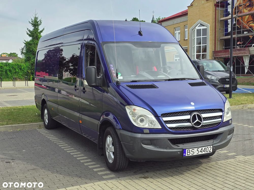 Mercedes-Benz Sprinter - 2