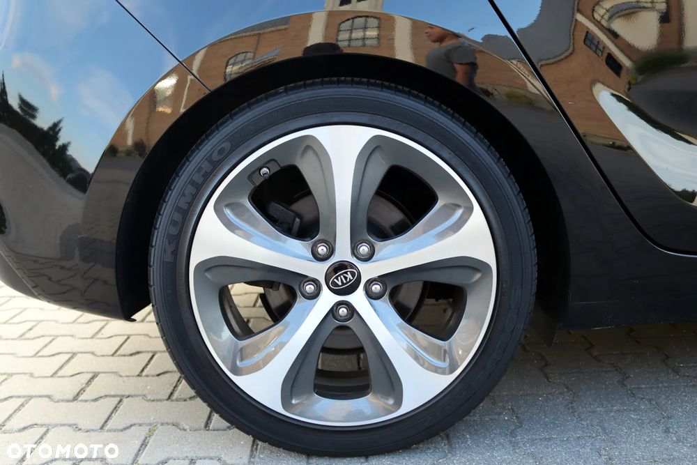 Kia Carens 1.7 CRDi L 7os - 40