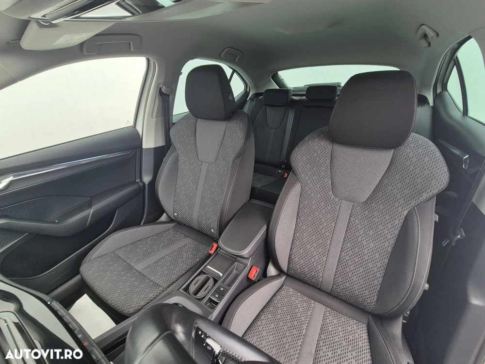 Skoda Octavia 2.0 TDI DSG Style - 10