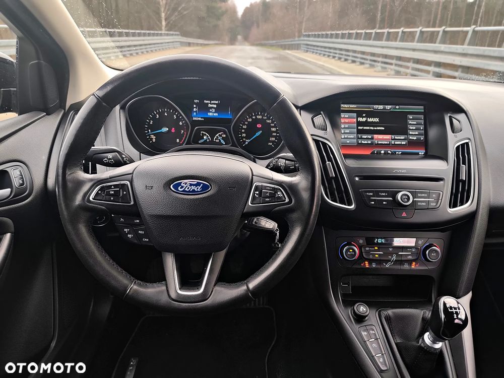 Ford Focus 1.0 EcoBoost Titanium - 8