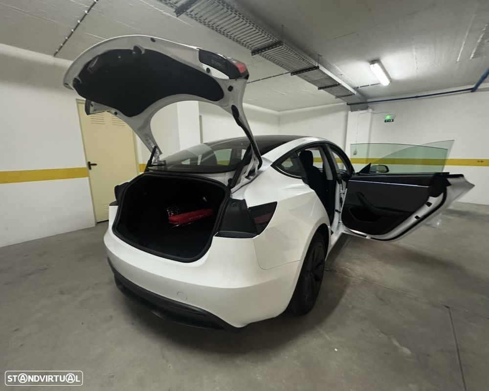 Tesla Model 3 - 8