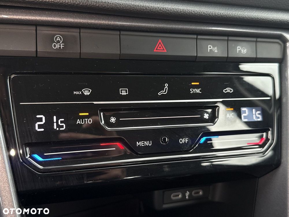 Volkswagen T-Roc - 23