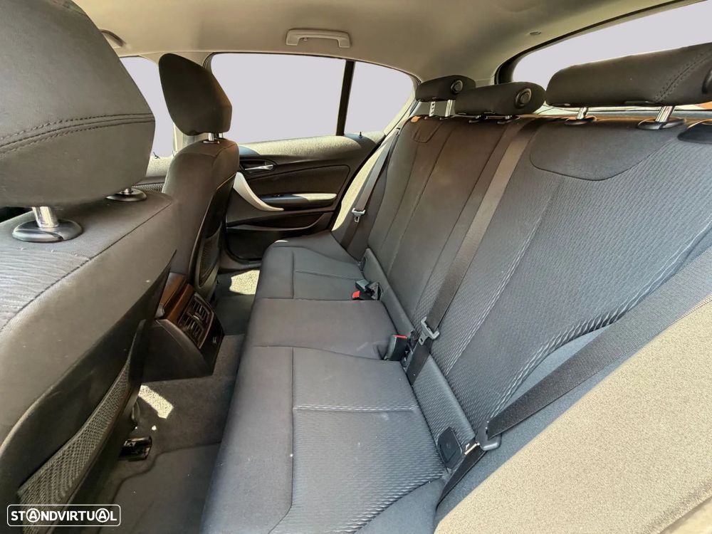 BMW 116 d Aut. Sport Line - 24