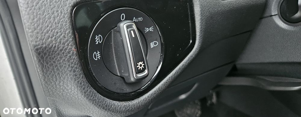 Volkswagen Golf 2.0 TDI SCR DSG Active - 21