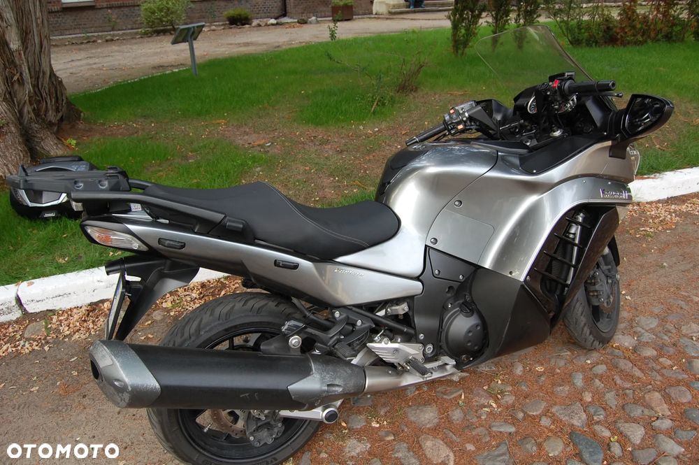 Kawasaki GTR - 18