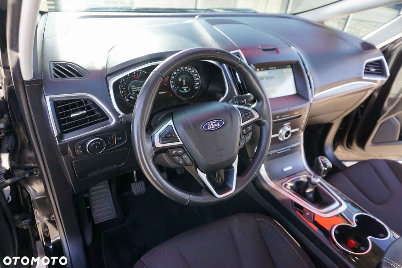 Ford S-Max - 11