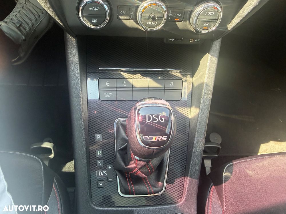 Skoda Octavia 2.0 TDI RS DSG - 32