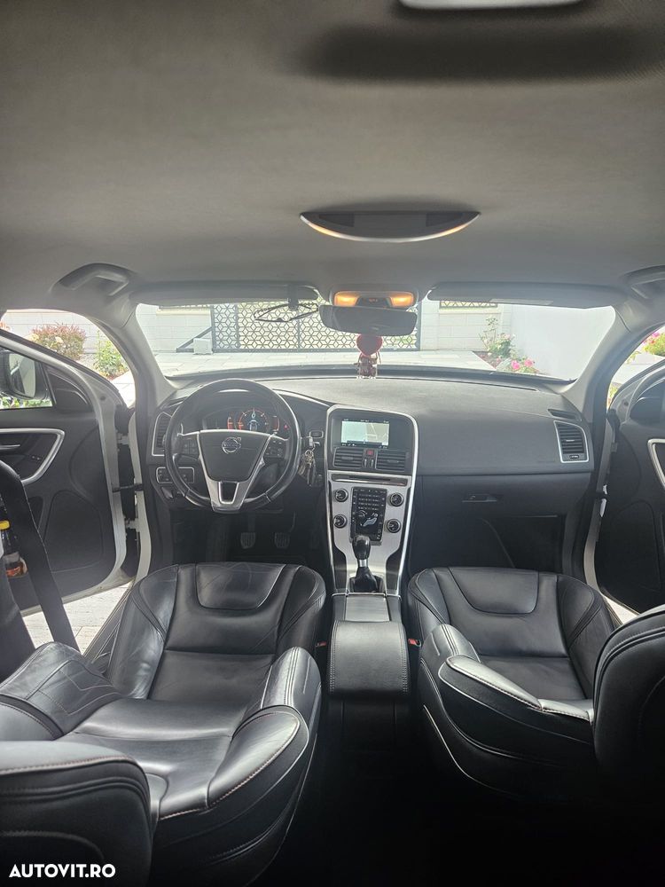 Volvo XC 60 D4 AWD Ocean Race - 8