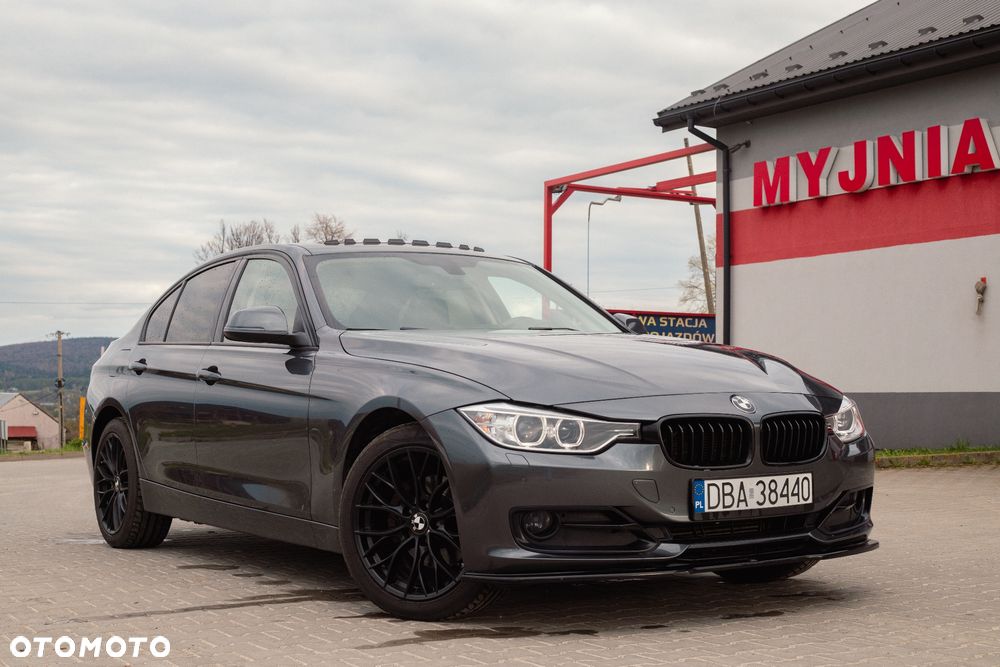 BMW Seria 3 320d xDrive Sport Line - 2