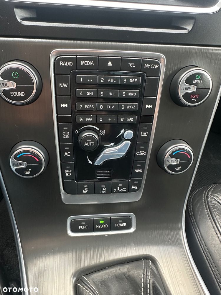 Volvo V60 D6 AWD Plug-in Hybrid Summum - 13